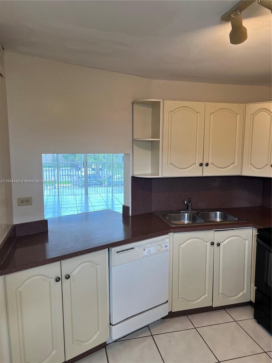 216-2 1 / 1 909 sq. ft. $ 2025-09-26 0 Photo