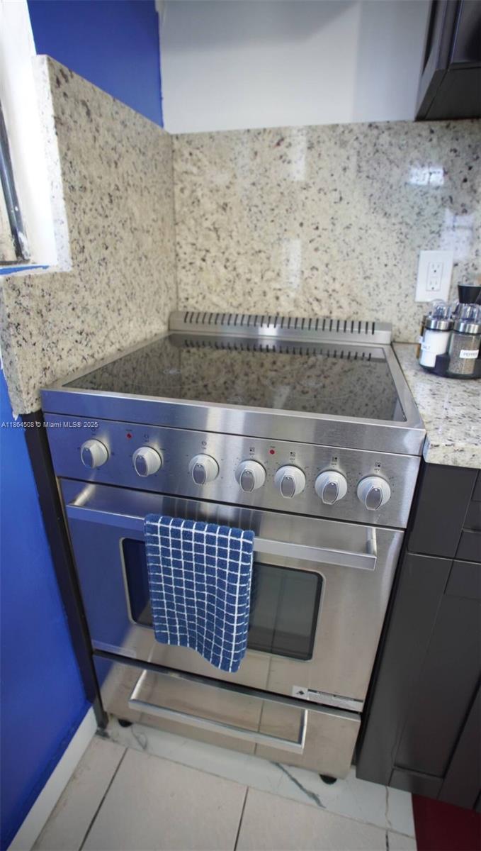 See details / 1200 sq. ft. $ 2025-08-25 0 Photo