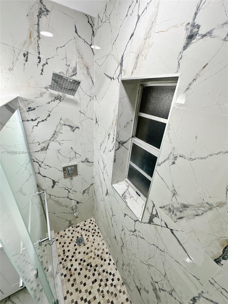 See details / 1200 sq. ft. $ 2025-08-25 0 Photo