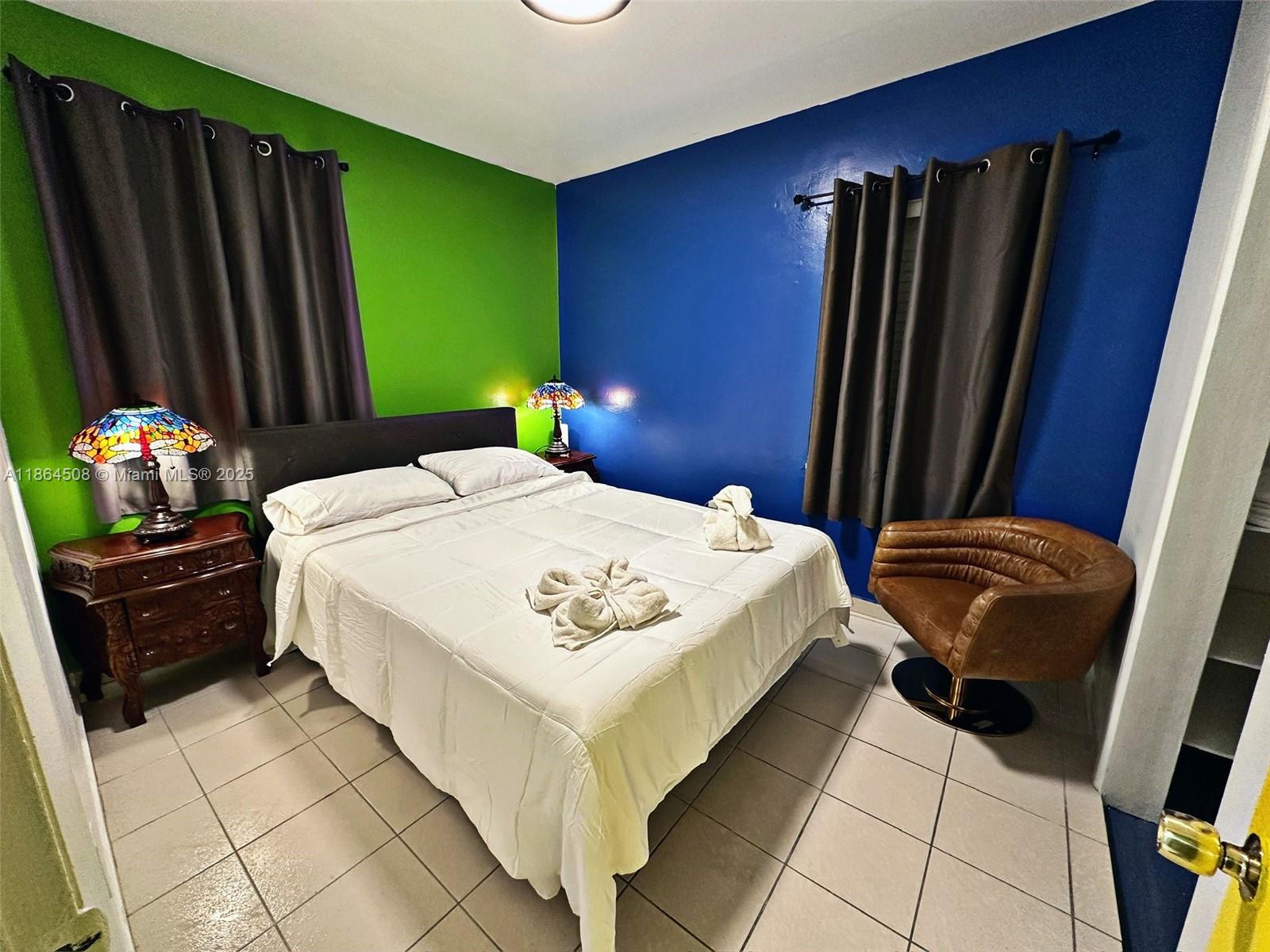 See details / 1200 sq. ft. $ 2025-08-25 0 Photo