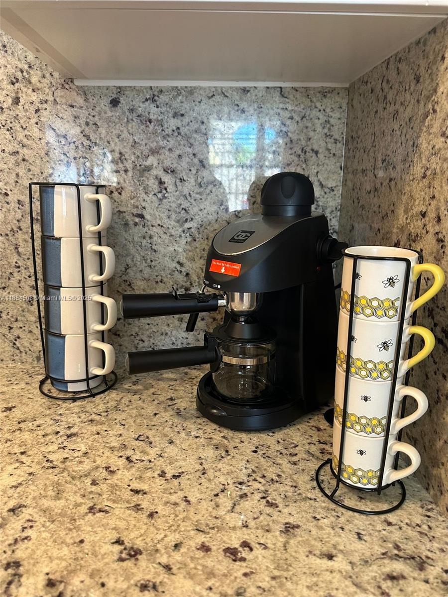 See details / 1200 sq. ft. $ 2025-08-25 0 Photo
