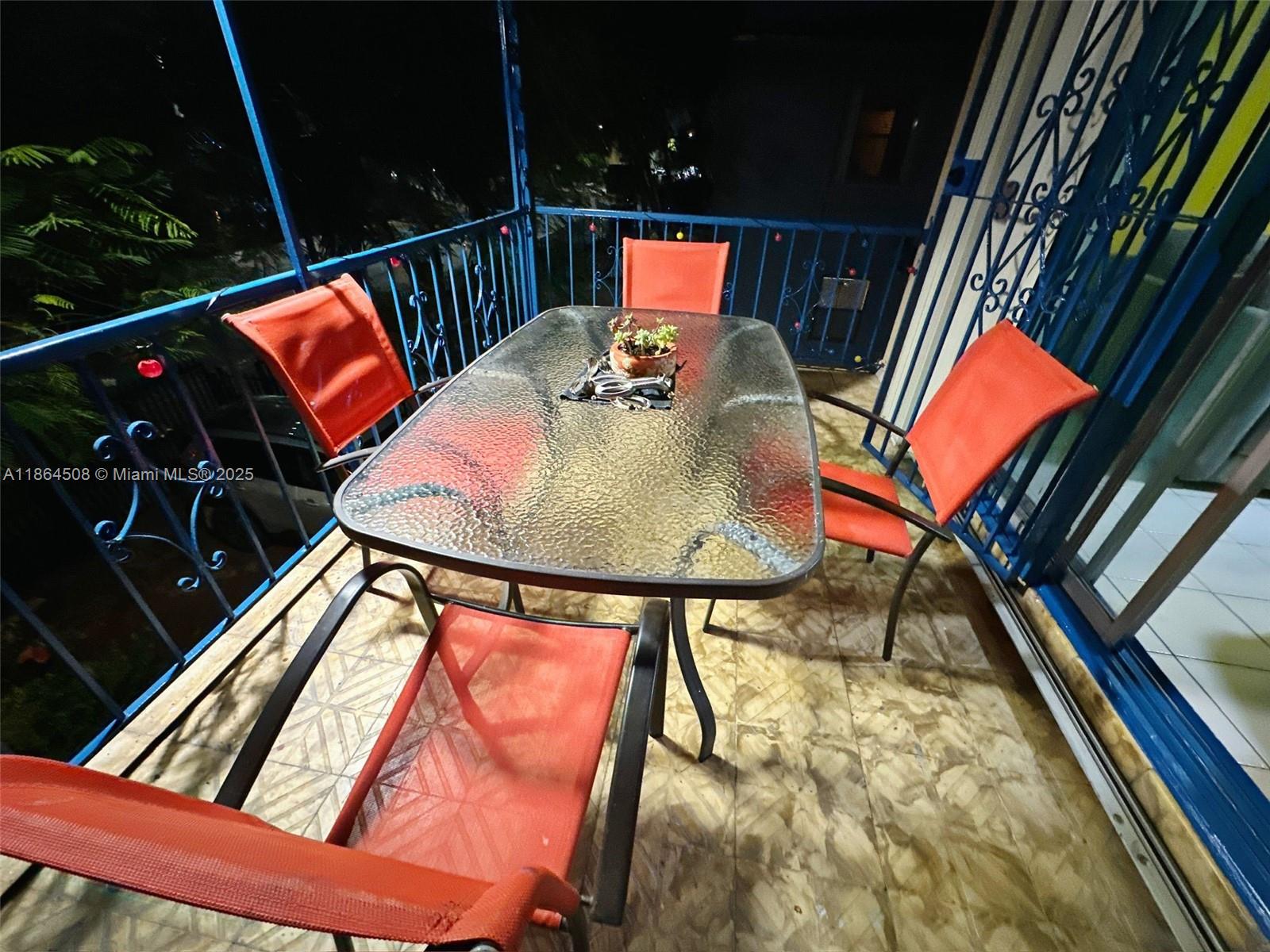 See details / 1200 sq. ft. $ 2025-08-25 0 Photo
