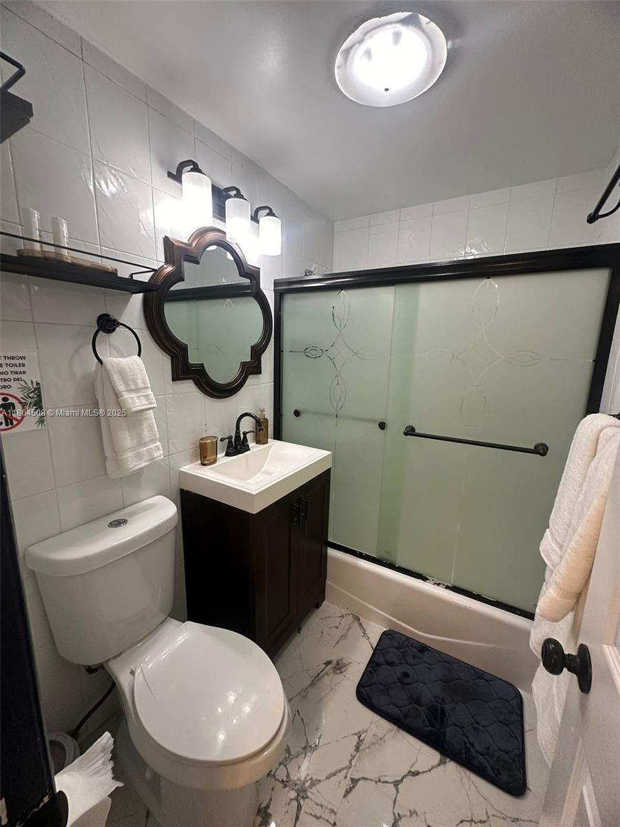 See details / 1200 sq. ft. $ 2025-08-25 0 Photo