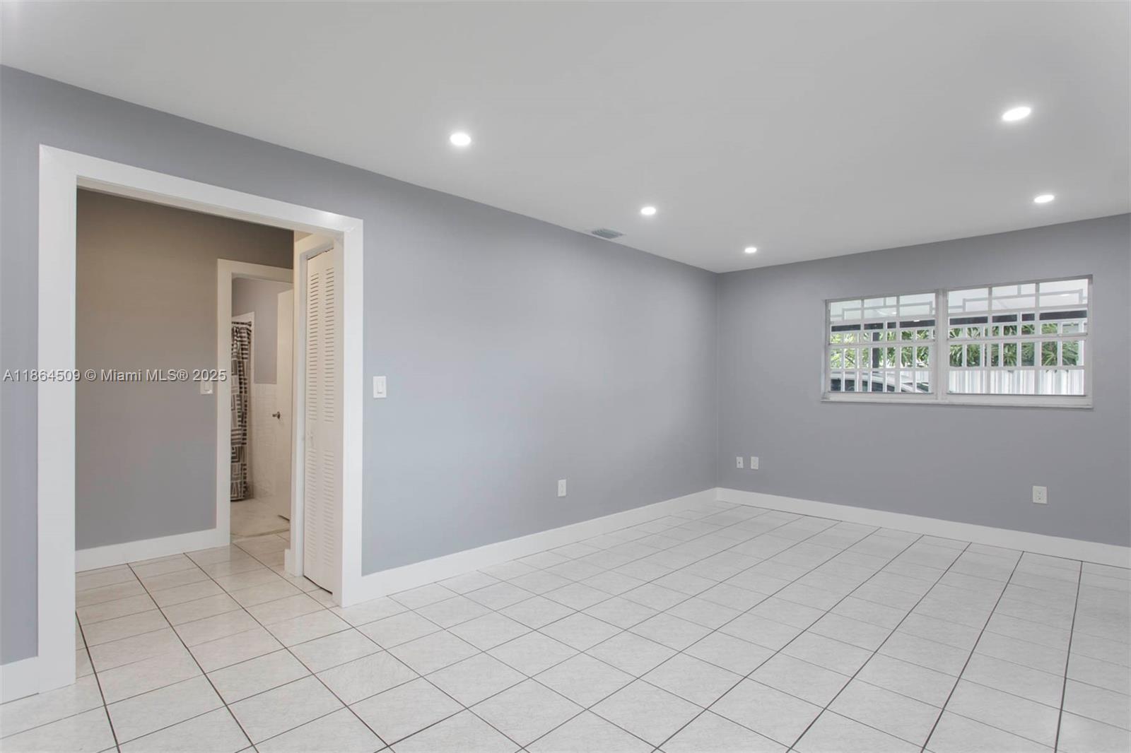 See details / 1992 sq. ft. $ 2025-08-26 0 Photo