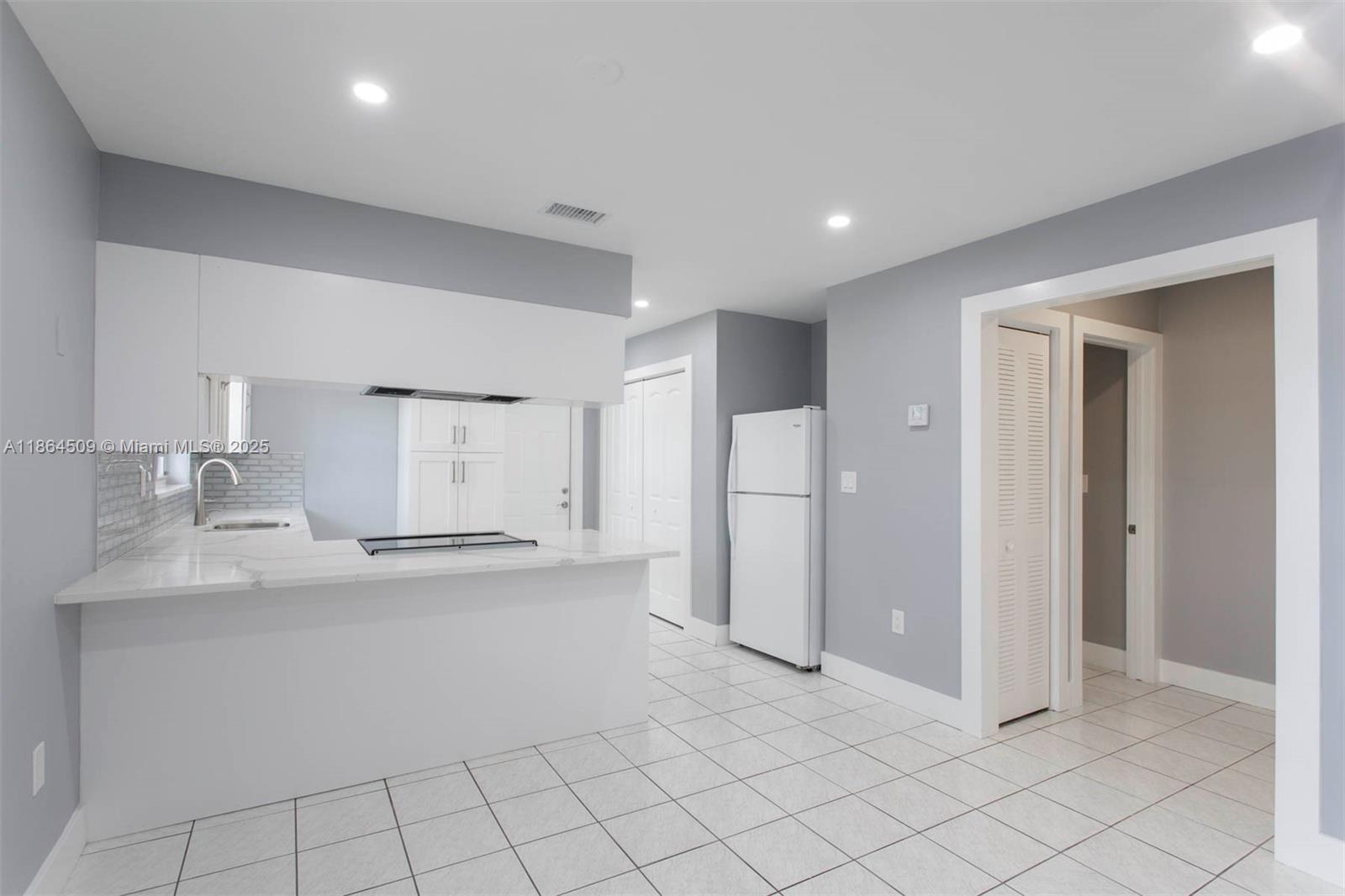 See details / 1992 sq. ft. $ 2025-08-26 0 Photo