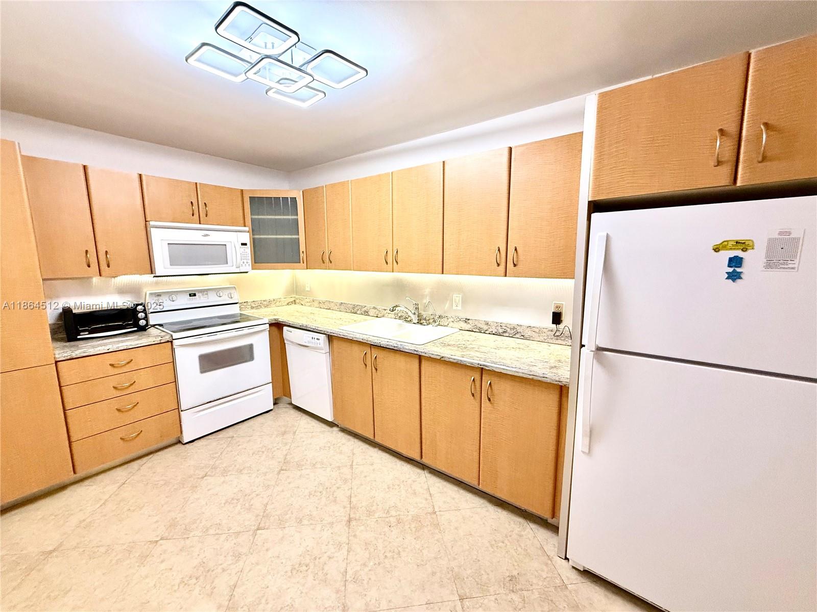Photo of 1880 Ocean Dr #807, Hallandale Beach, Florida, 33009 -
