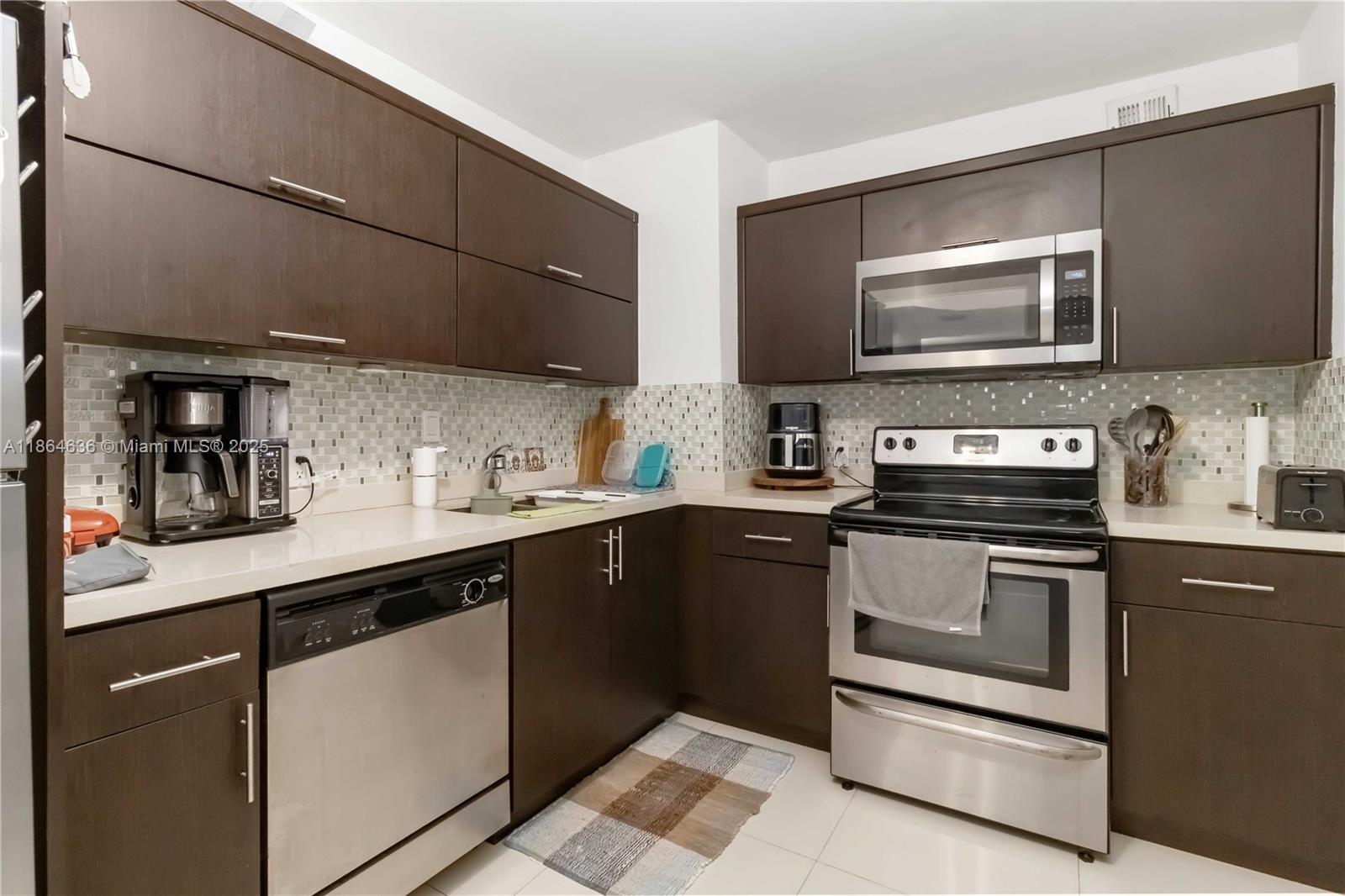 Ver detalles 2014 2 / 2 1331 sq. ft. $ 2025-08-24 0 foto