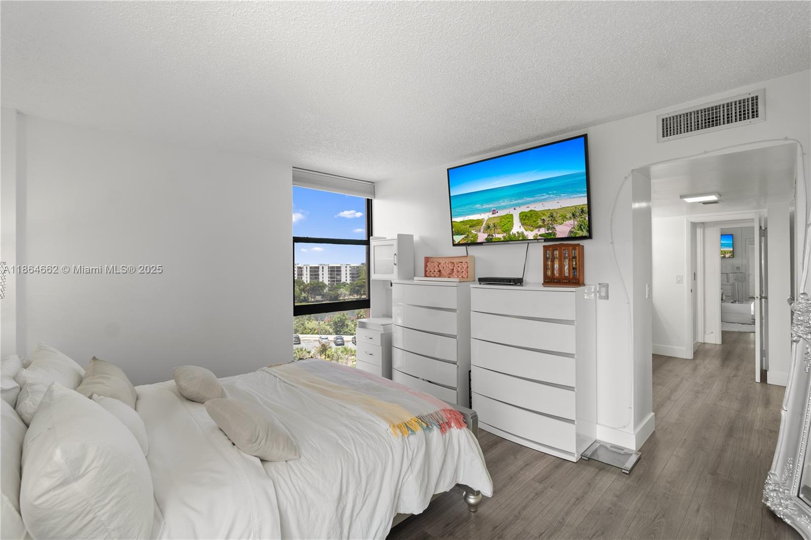 Photo of 20301 Country Club Dr  #829, Aventura, Florida, 33180 - 