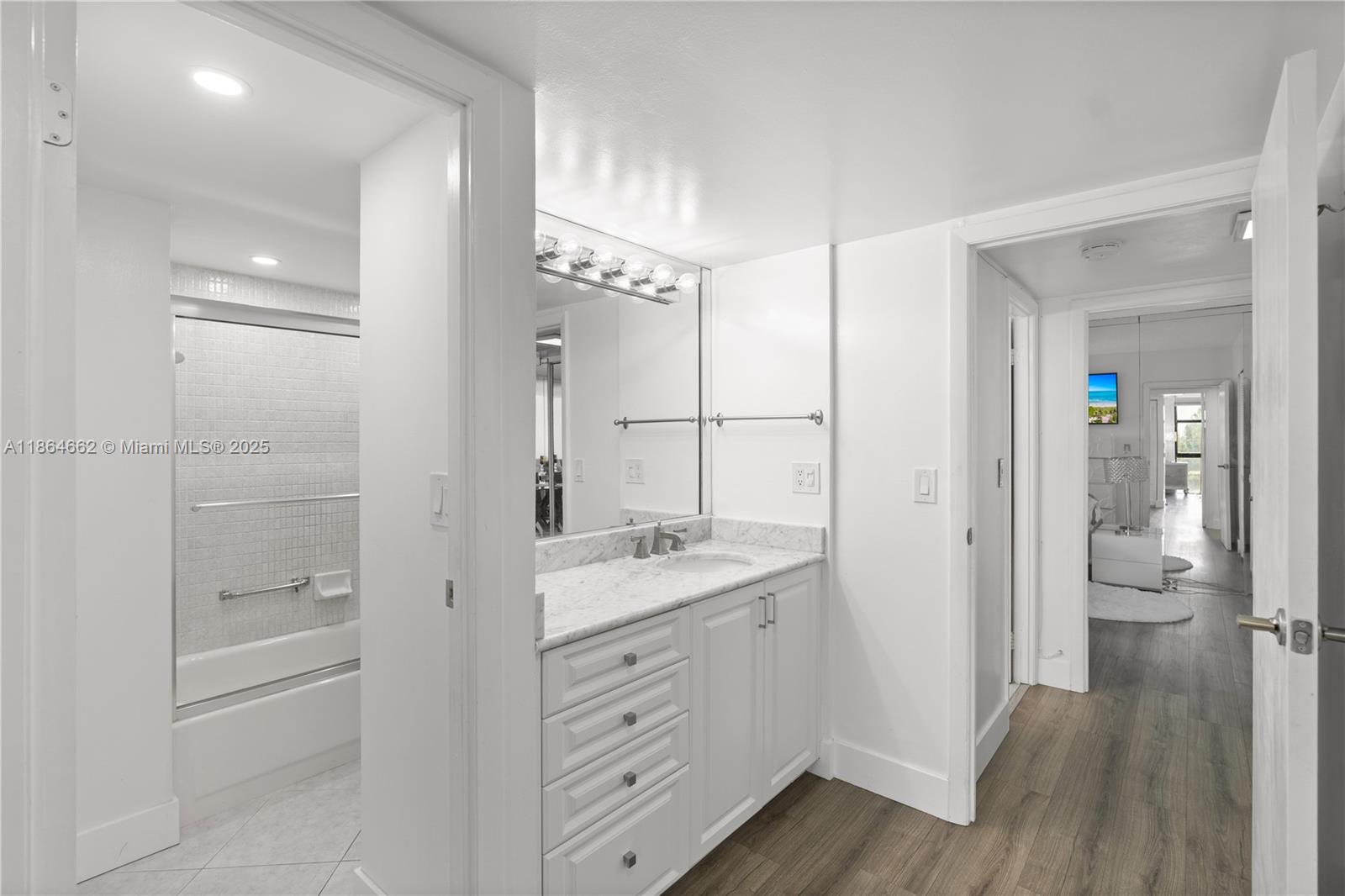 Photo of 20301 Country Club Dr  #829, Aventura, Florida, 33180 - 