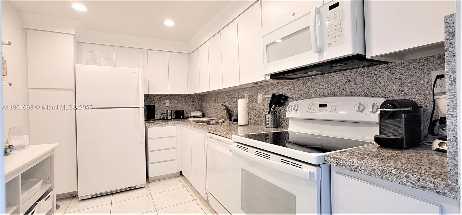 Photo of 3731 Country Club Dr  #926, Aventura, Florida, 33180 - 