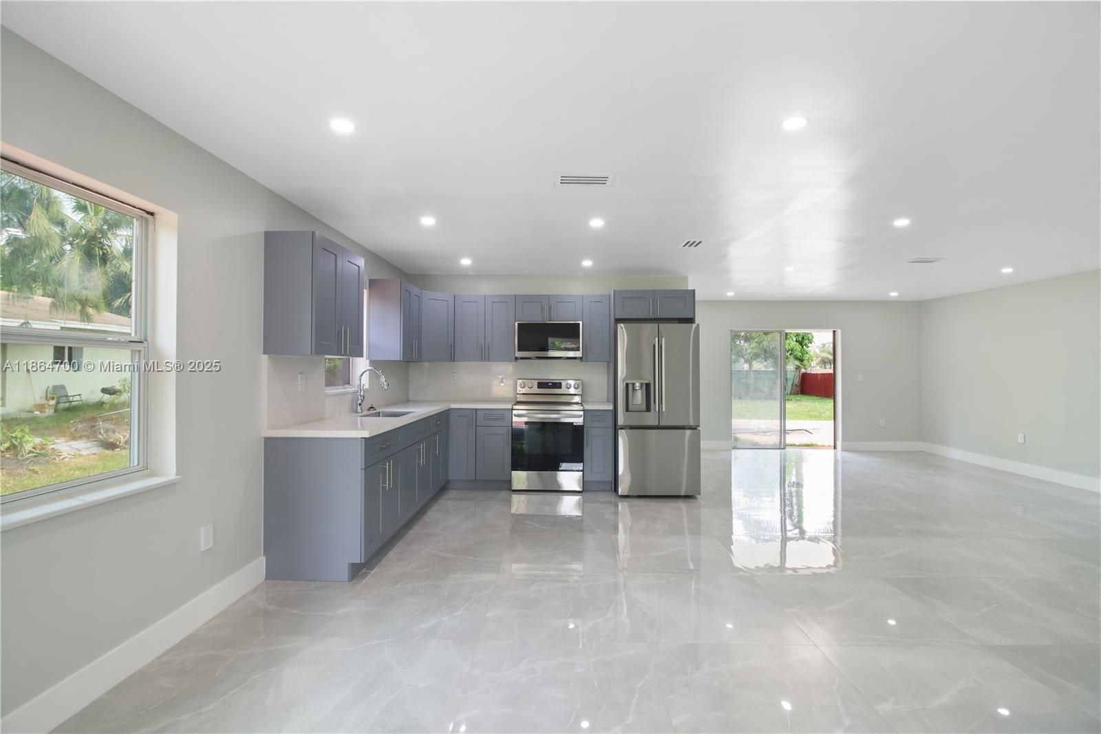 See details / 2266 sq. ft. $ 2025-08-25 0 Photo