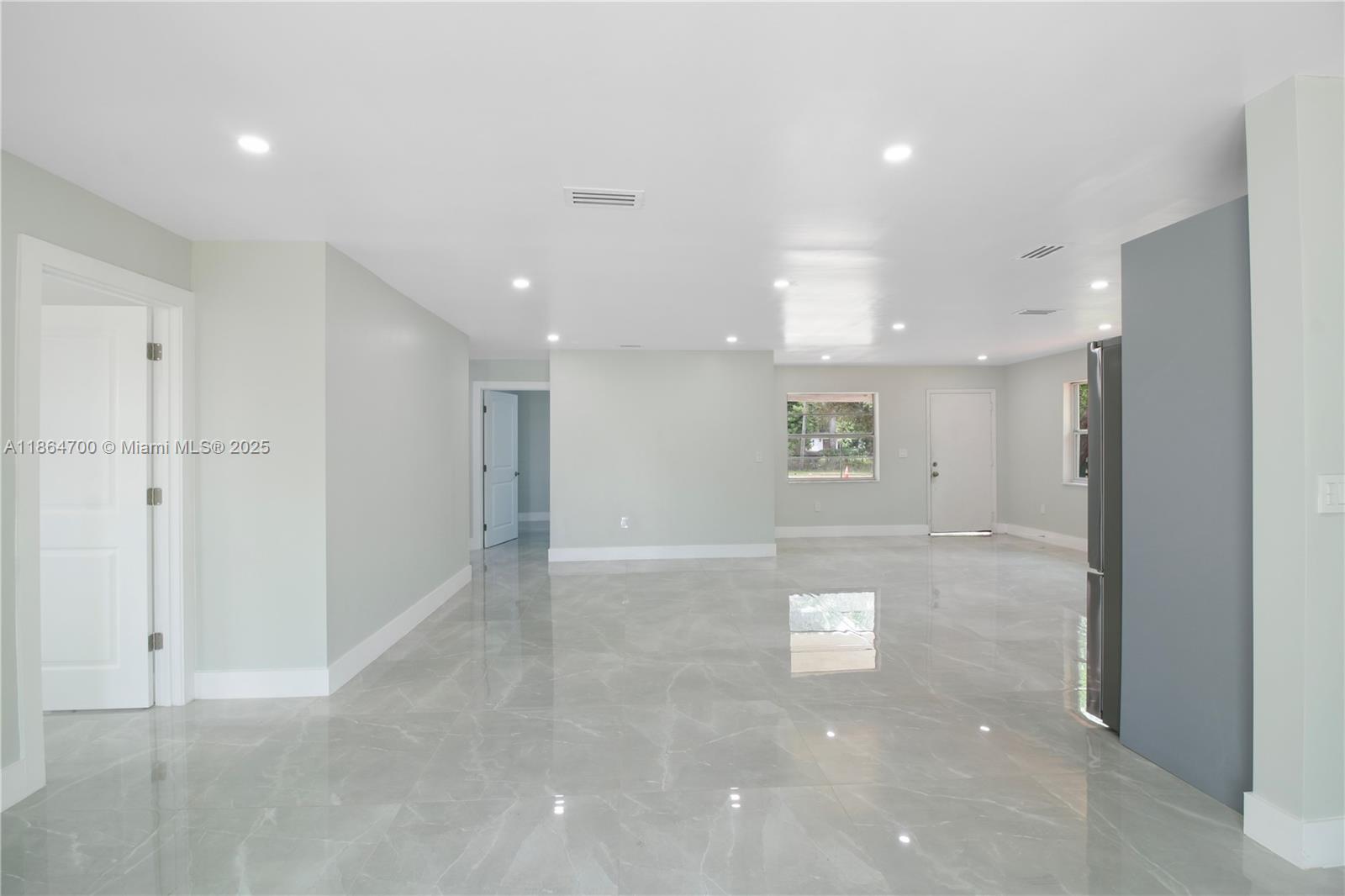 See details / 2266 sq. ft. $ 2025-08-25 0 Photo