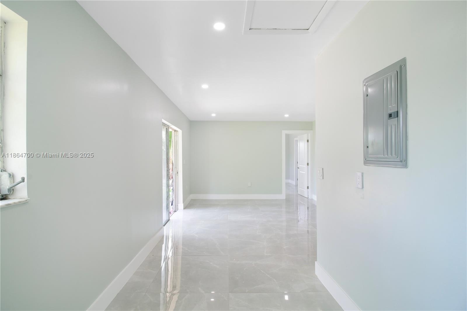 See details / 2266 sq. ft. $ 2025-08-25 0 Photo