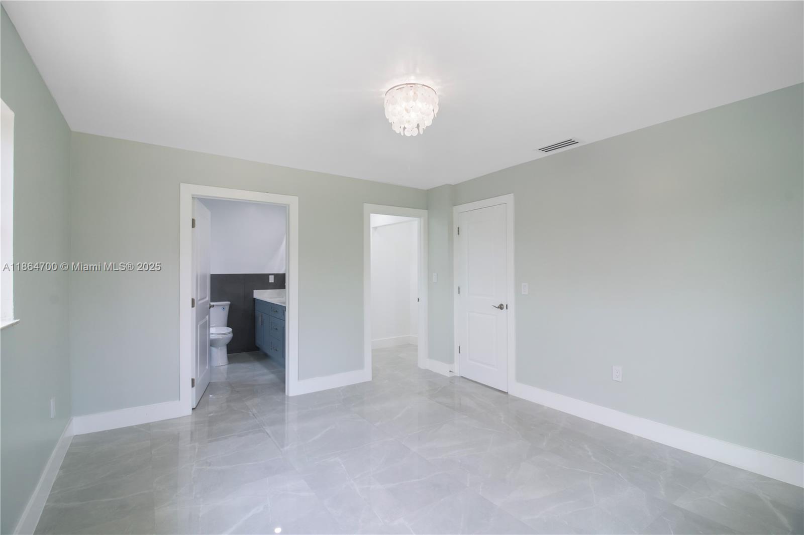 See details / 2266 sq. ft. $ 2025-08-25 0 Photo
