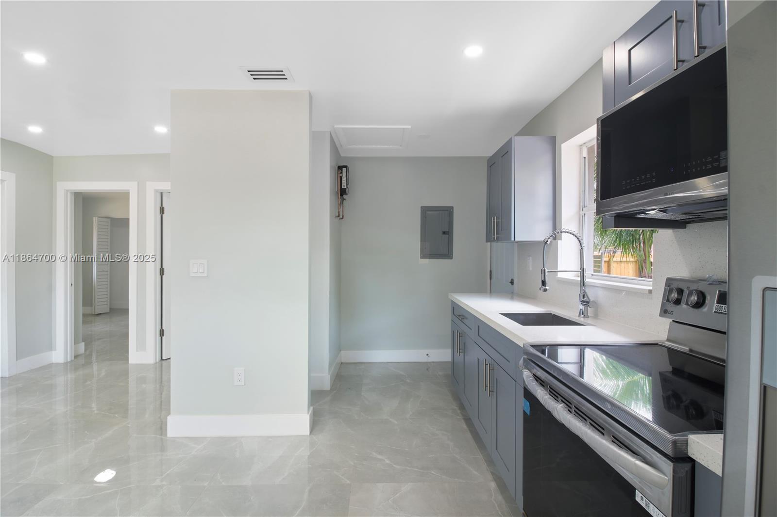 See details / 2266 sq. ft. $ 2025-08-25 0 Photo