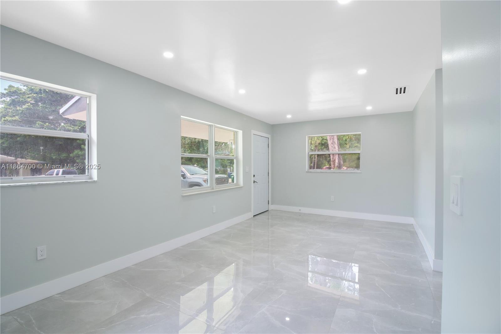 See details / 2266 sq. ft. $ 2025-08-25 0 Photo