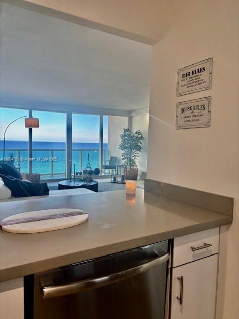 See details 1906 2 / 2 1521 sq. ft. $ 2025-08-28 0 Photo