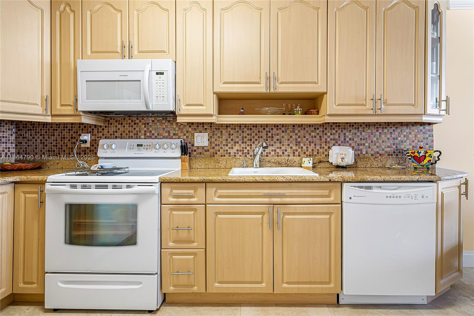Photo of 1849 Ocean Dr  #905, Hallandale Beach, Florida, 33009 - 
