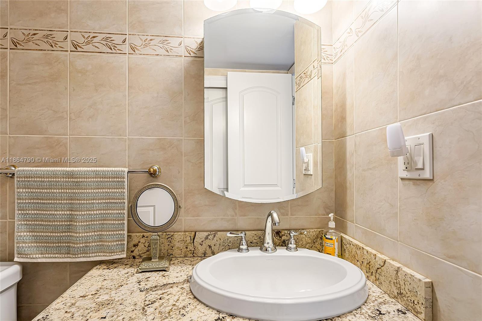 Photo of 1849 Ocean Dr  #905, Hallandale Beach, Florida, 33009 - 