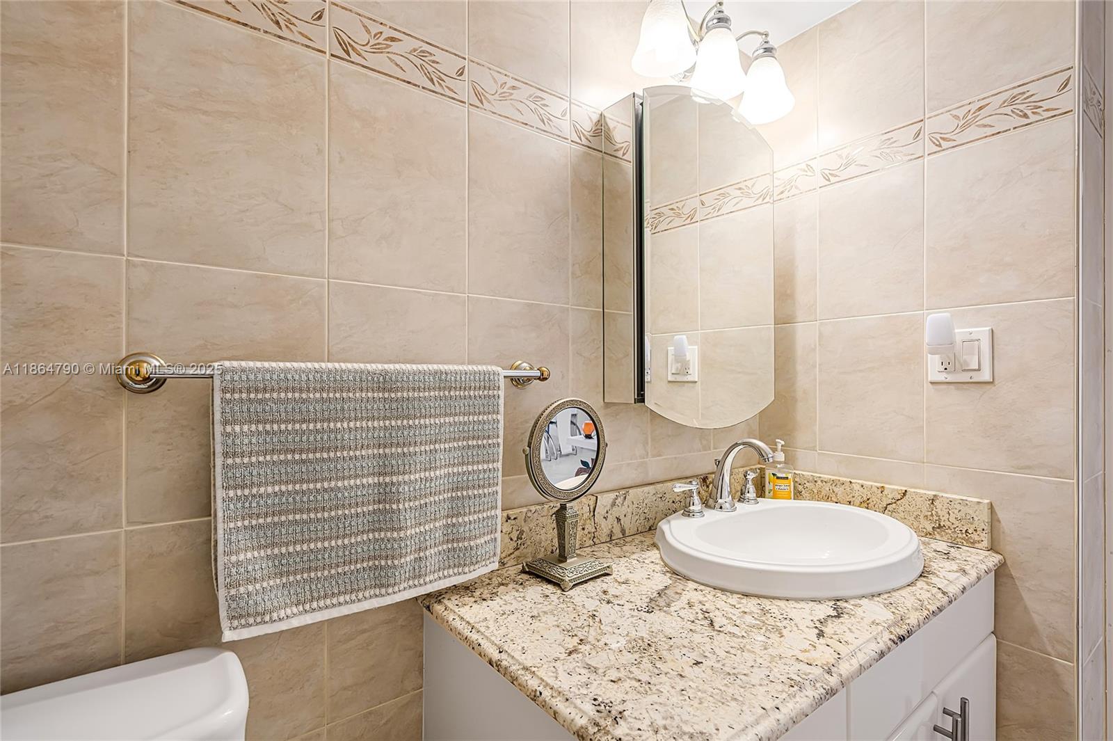 Photo of 1849 Ocean Dr  #905, Hallandale Beach, Florida, 33009 - 