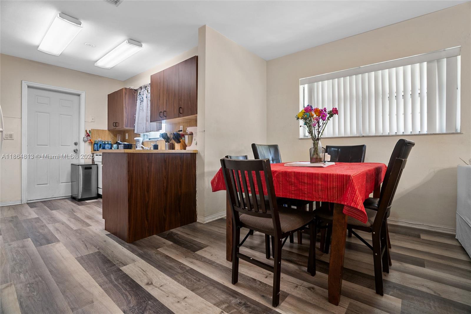   /  2506 sq. ft. $ 2025-08-25 0 Photo