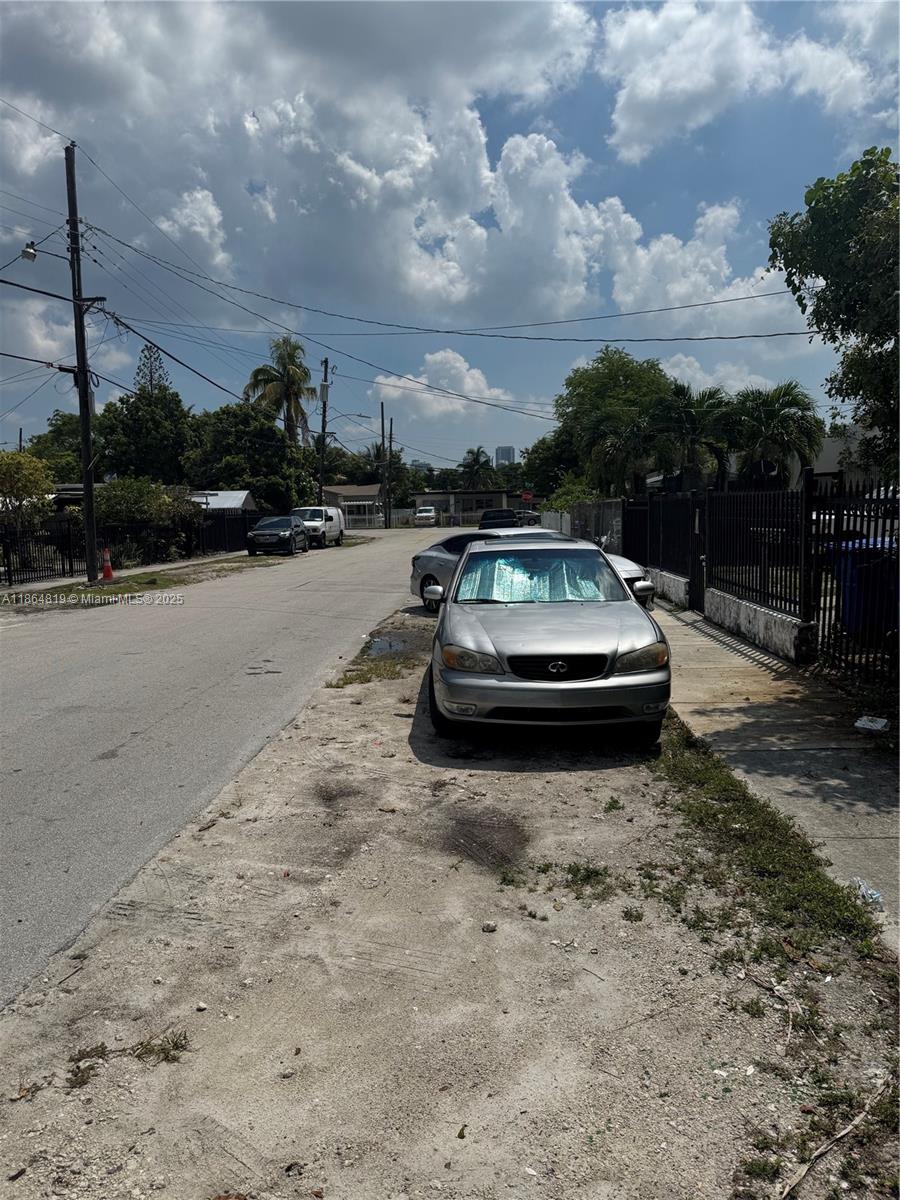 See details / sq. ft. $ 2025-08-25 0 Photo