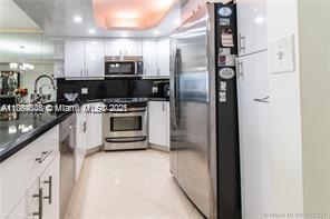 Photo of 3800 Ocean Dr #1823, Hollywood, Florida, 33019 - kitchen