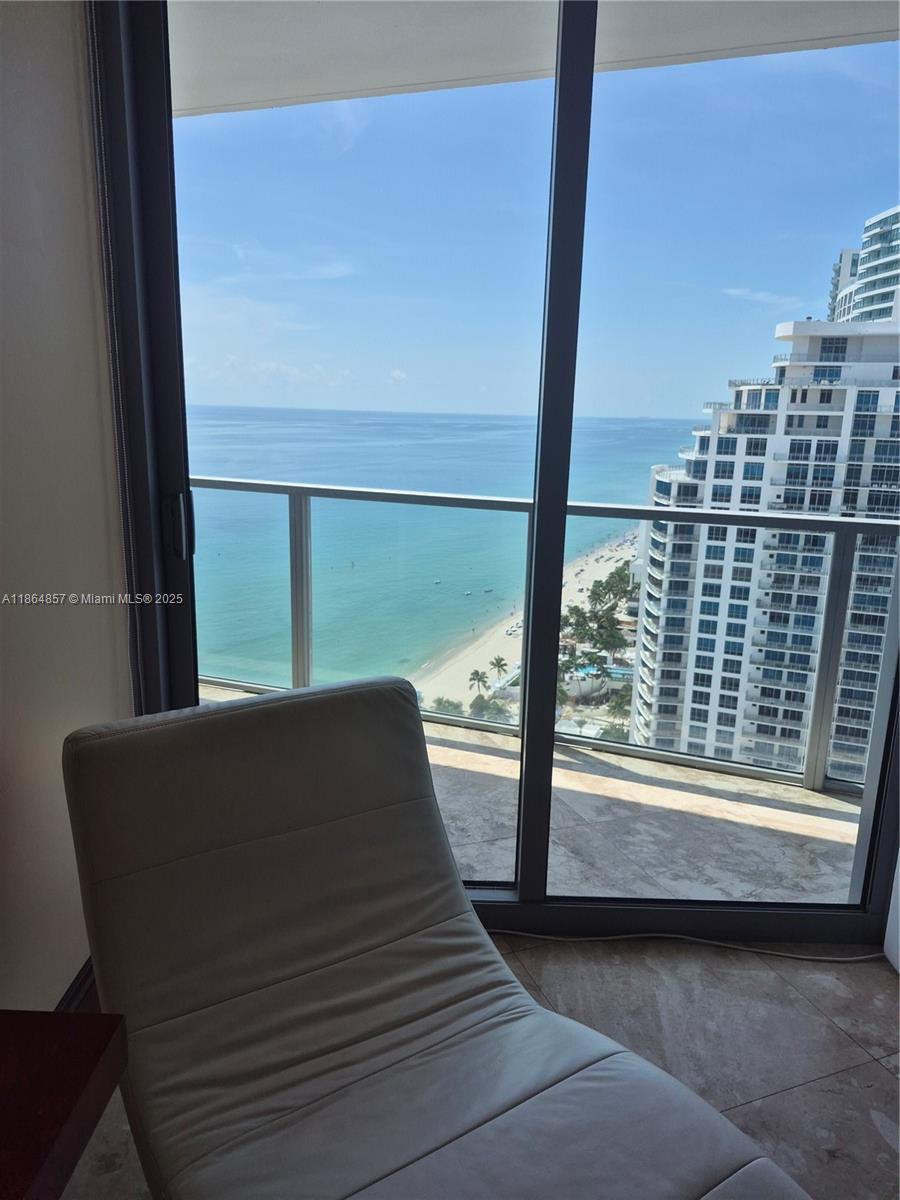 Photo of 3101 Ocean Dr  #2707, Hollywood, Florida, 33019 - 