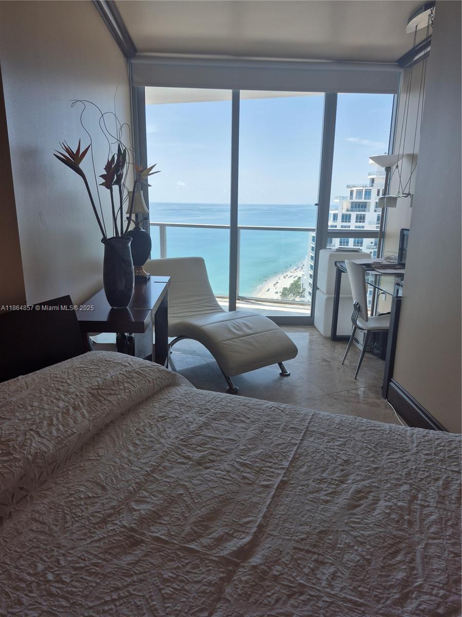 Photo of 3101 Ocean Dr  #2707, Hollywood, Florida, 33019 - 