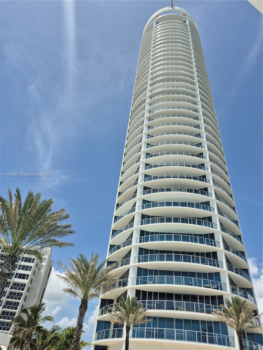 Photo of 3101 Ocean Dr #2707, Hollywood, Florida, 33019 -