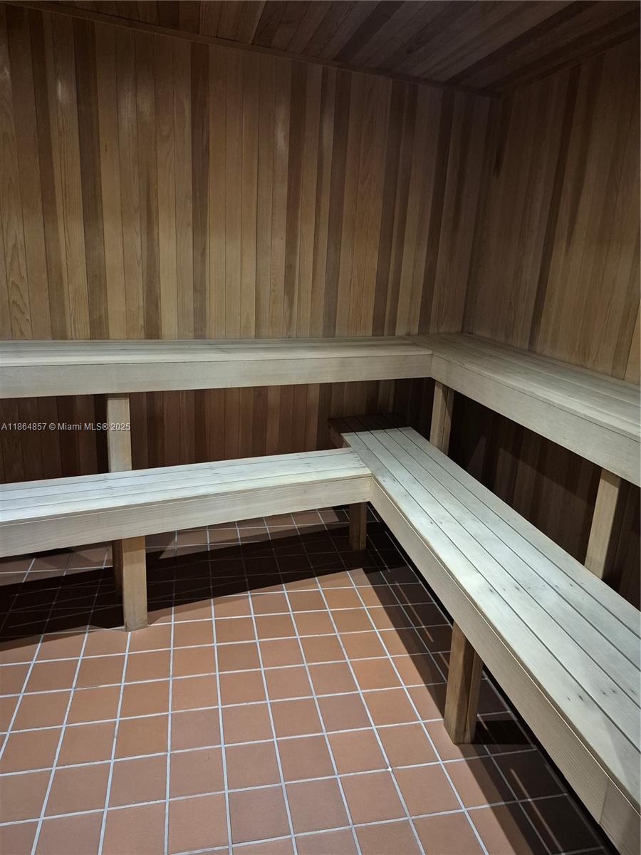Photo of 3101 Ocean Dr  #2707, Hollywood, Florida, 33019 - 