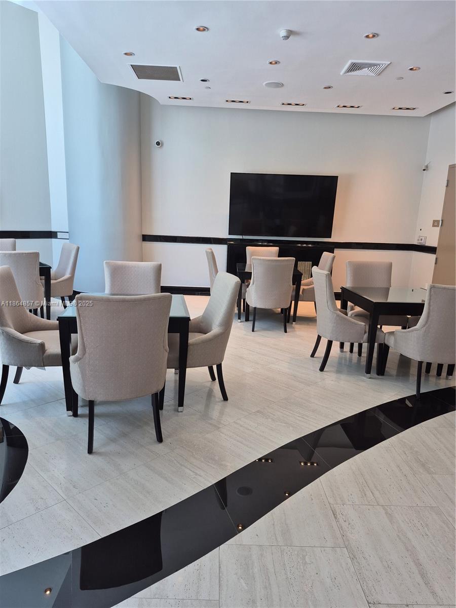 Photo of 3101 Ocean Dr  #2707, Hollywood, Florida, 33019 - 
