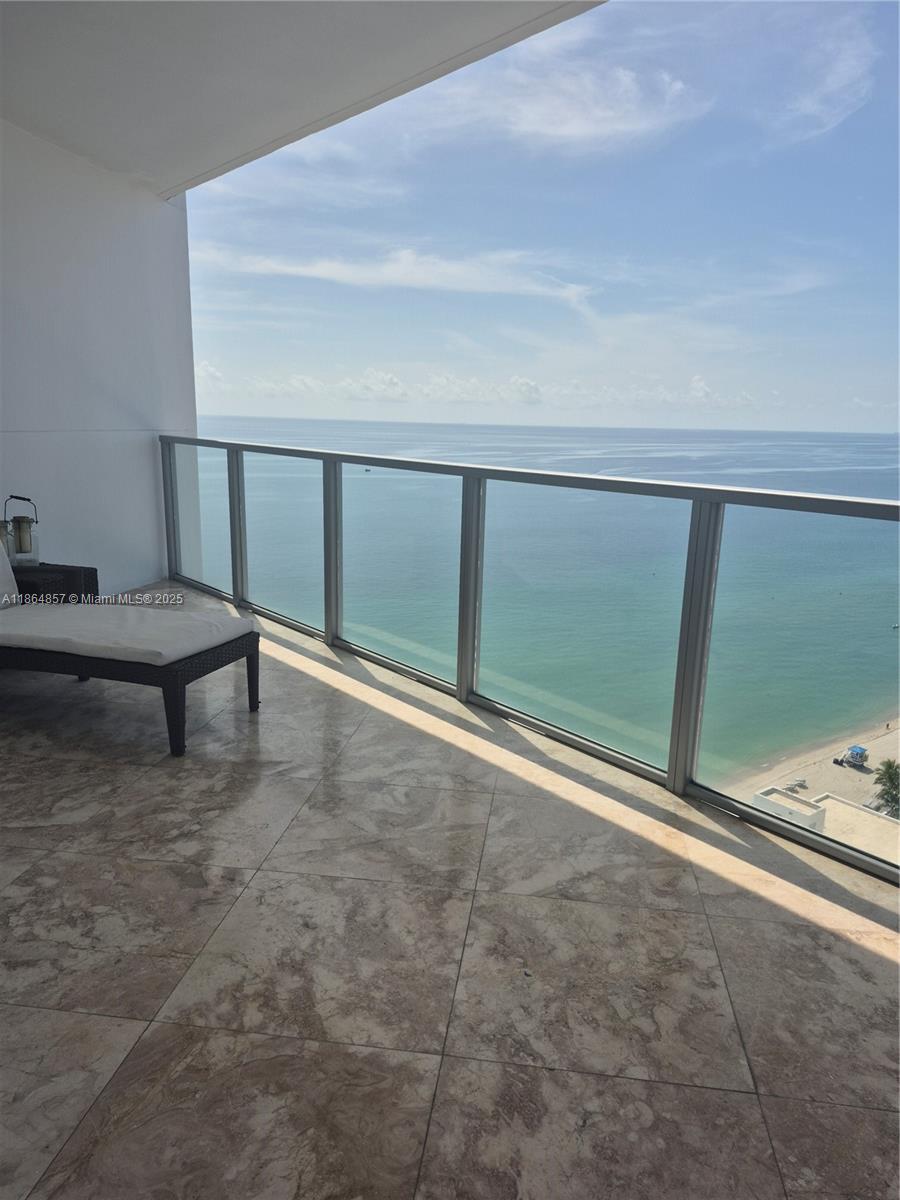 Photo of 3101 Ocean Dr  #2707, Hollywood, Florida, 33019 - Breakfast area