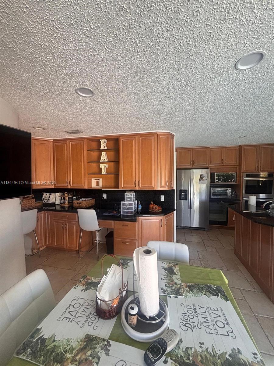 See details 4220 3 / 3 2603 sq. ft. $ 2025-10-20 0 Photo