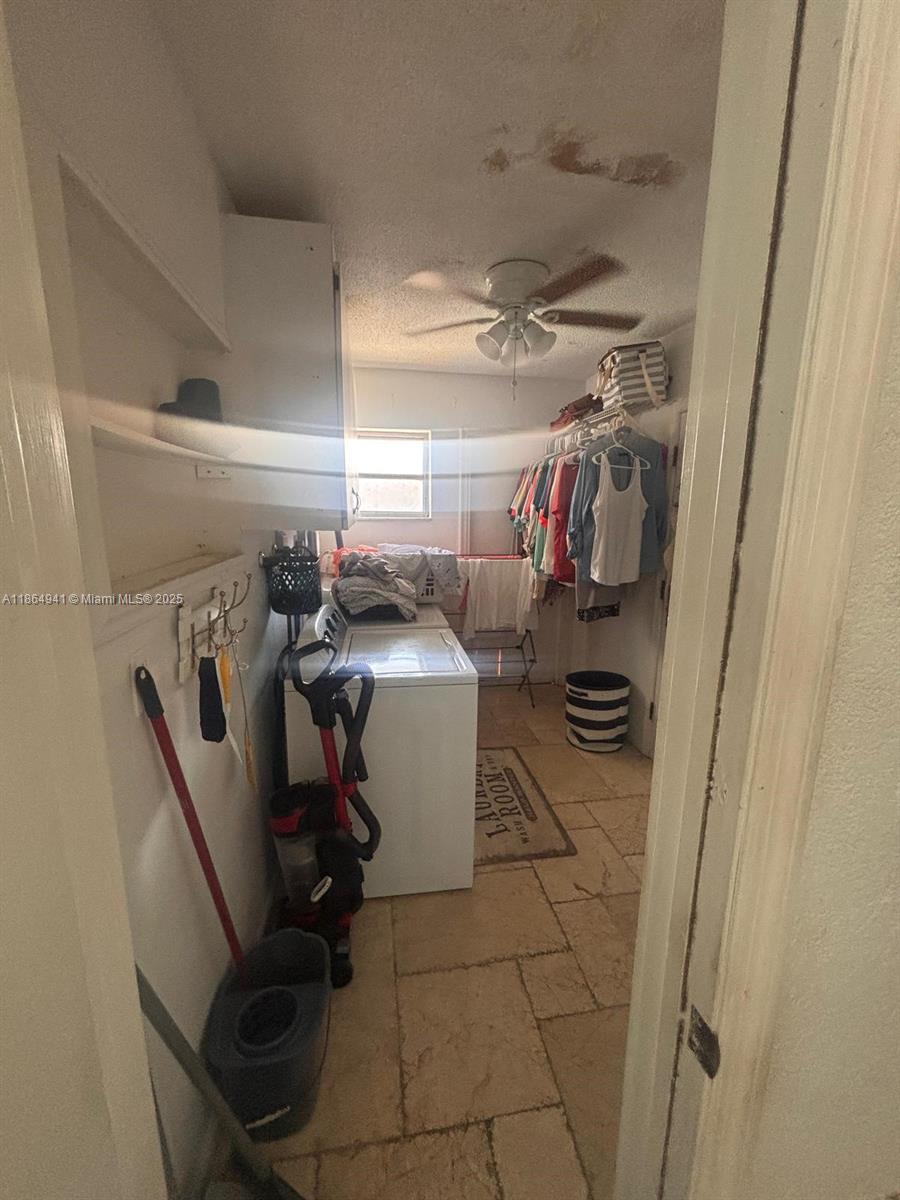 See details 4220 3 / 3 2603 sq. ft. $ 2025-10-20 0 Photo