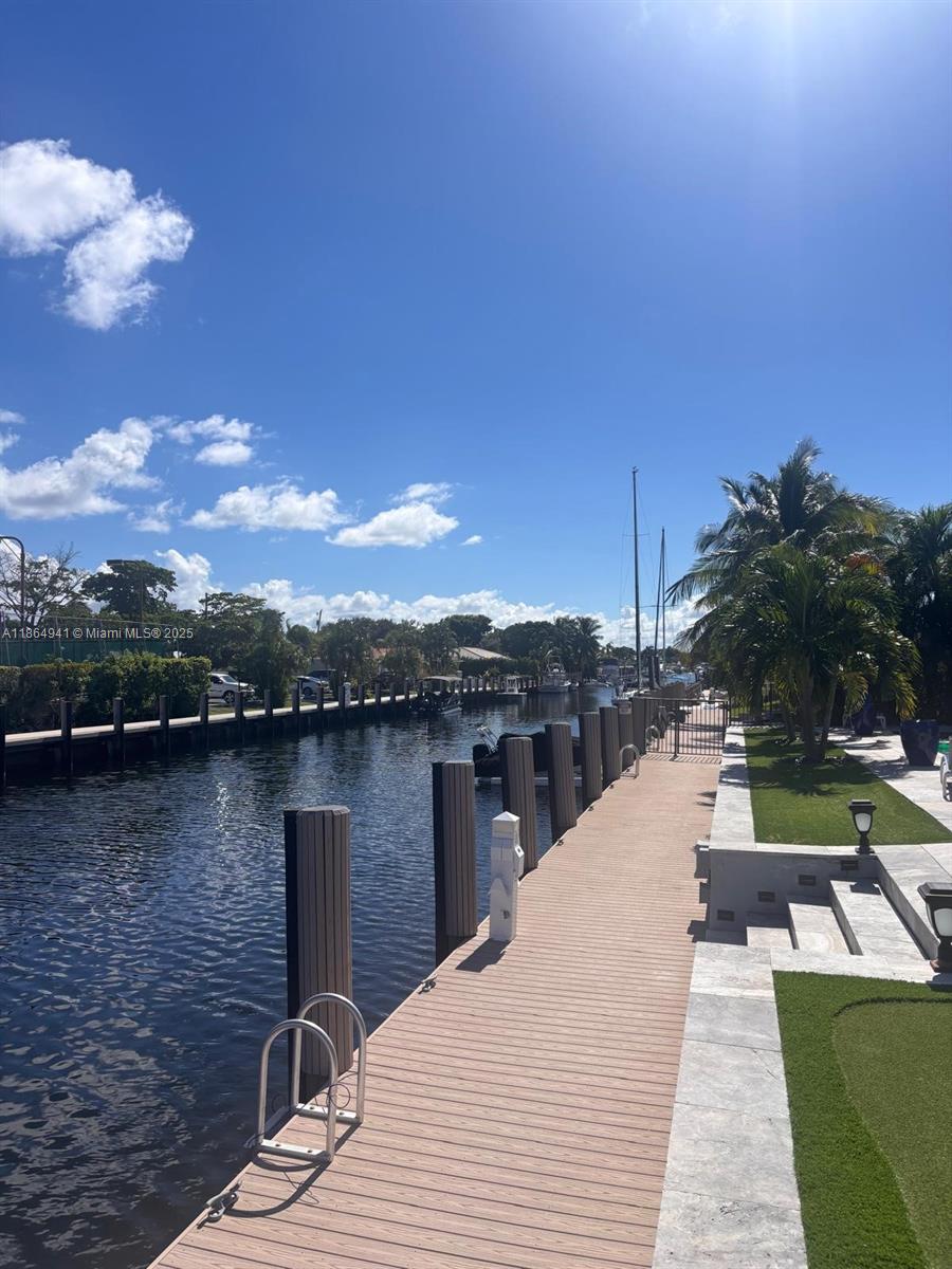 See details 4220 3 / 3 2603 sq. ft. $ 2025-10-20 0 Photo