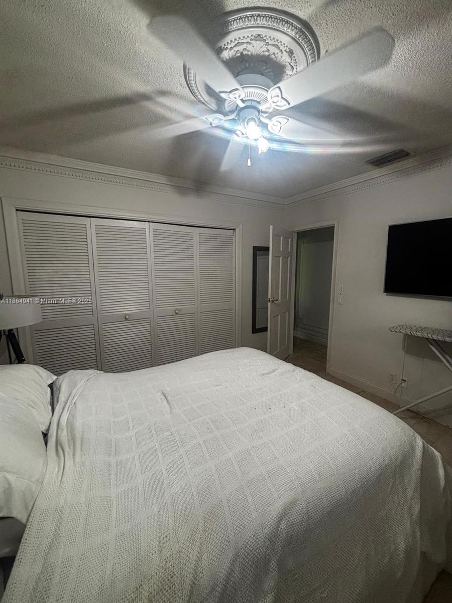 See details 4220 3 / 3 2603 sq. ft. $ 2025-10-20 0 Photo