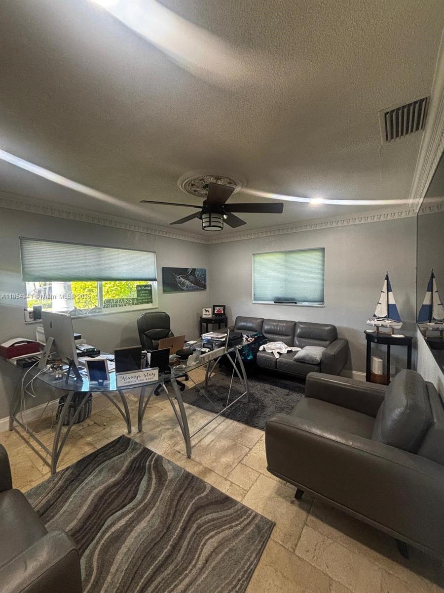 See details 4220 3 / 3 2603 sq. ft. $ 2025-10-20 0 Photo