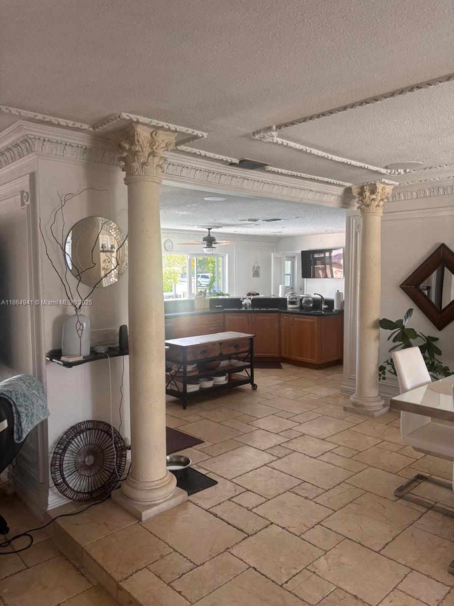 See details 4220 3 / 3 2603 sq. ft. $ 2025-10-20 0 Photo