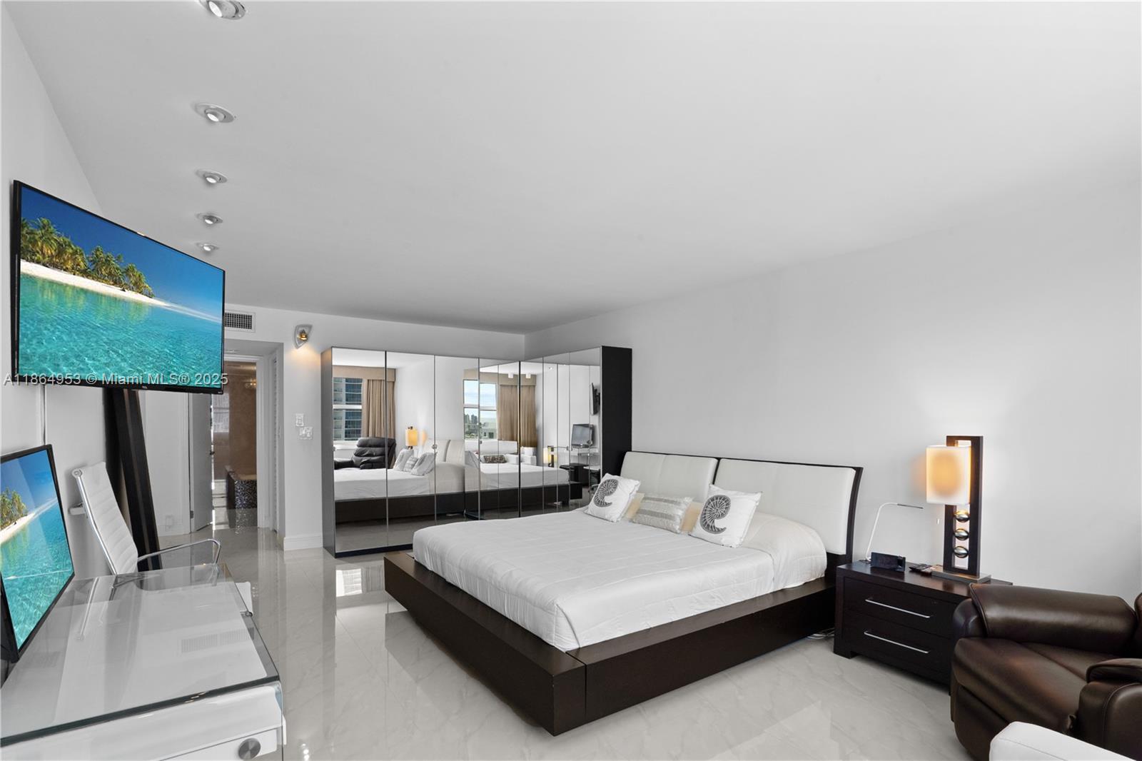 Photo of 2751 Ocean Dr  #PH08N, Hollywood, Florida, 33019 - 