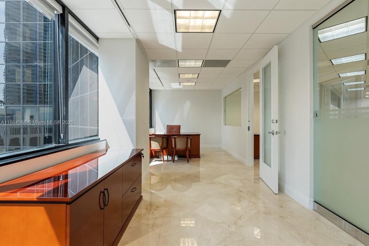 850  /   sq. ft. $ 2025-08-25 0 foto