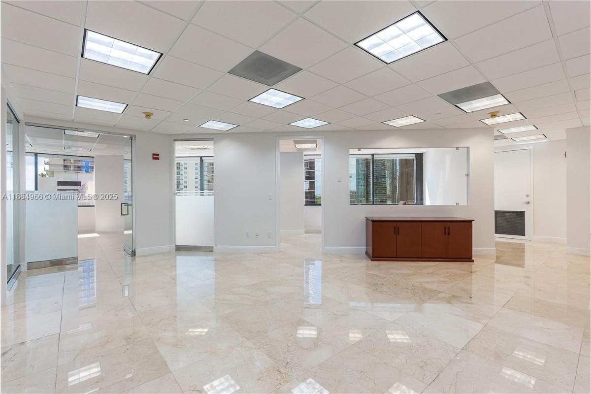 850  /   sq. ft. $ 2025-08-25 0 foto
