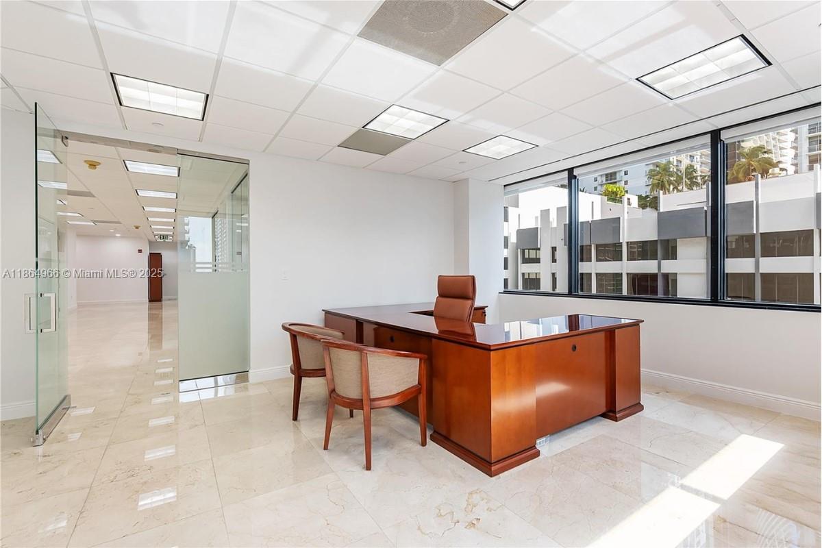 850  /   sq. ft. $ 2025-08-25 0 foto