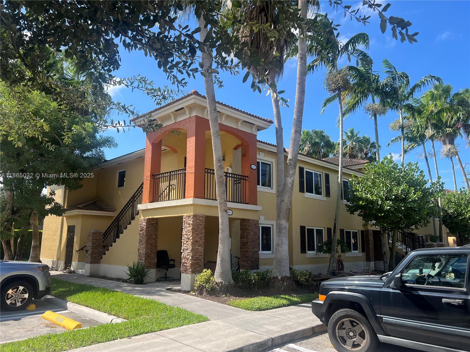 Подробнее 201 3 / 2 1176 кв.футов $ 2025-10-08 0 Фото