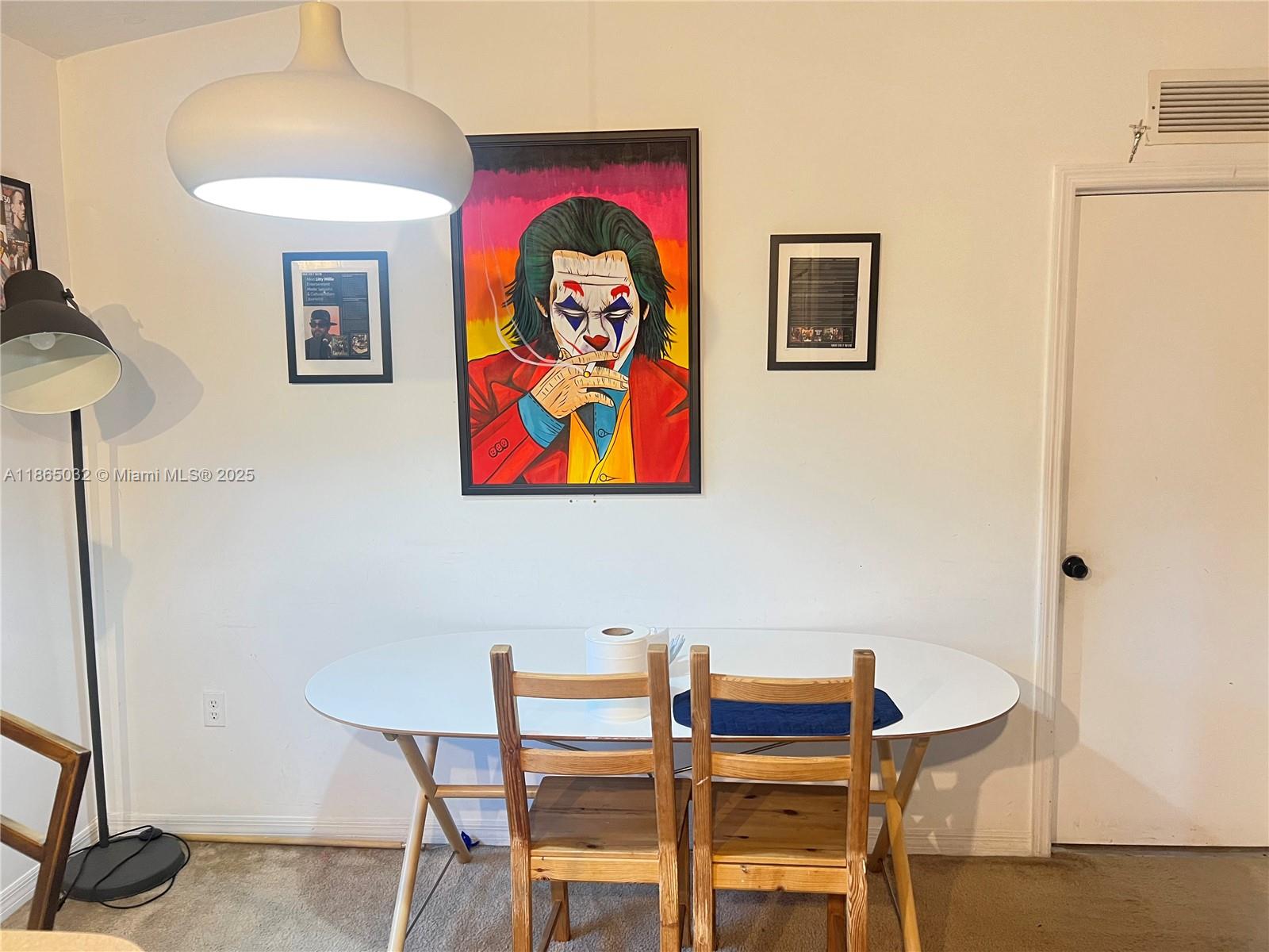 Подробнее 201 3 / 2 1176 кв.футов $ 2025-10-08 0 Фото