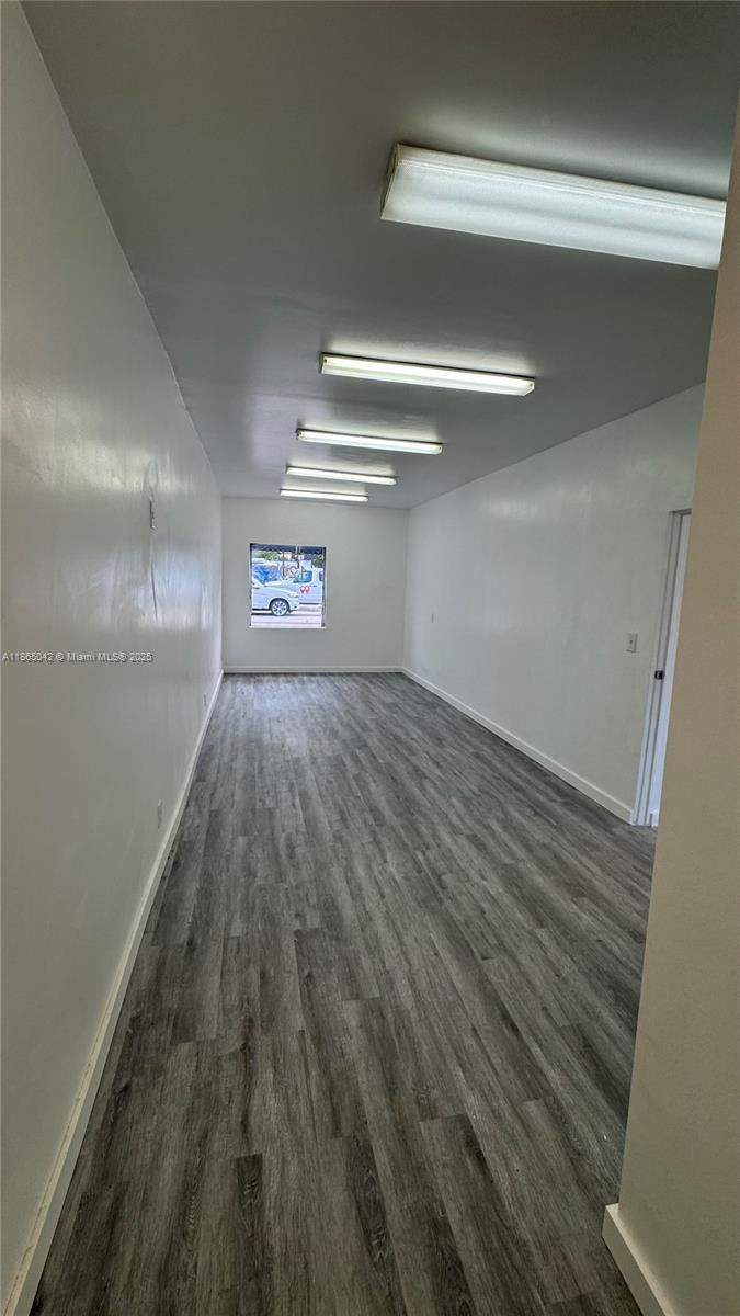   /   кв.футов $ 2025-09-24 0 Фото