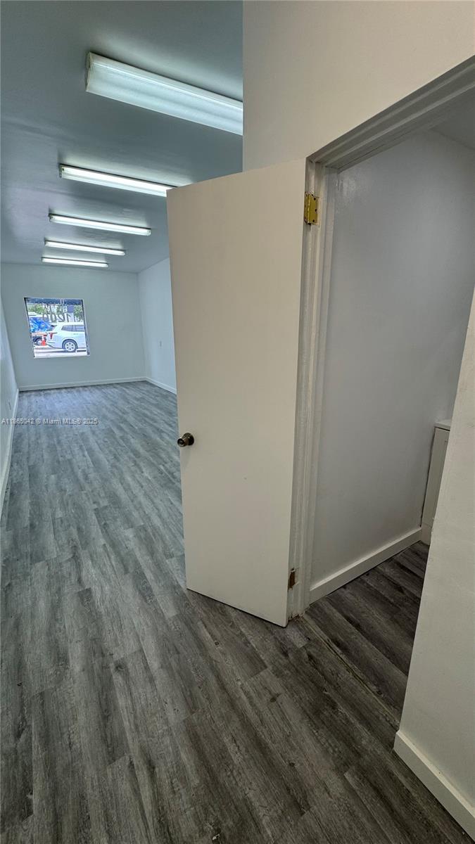   /   кв.футов $ 2025-09-24 0 Фото