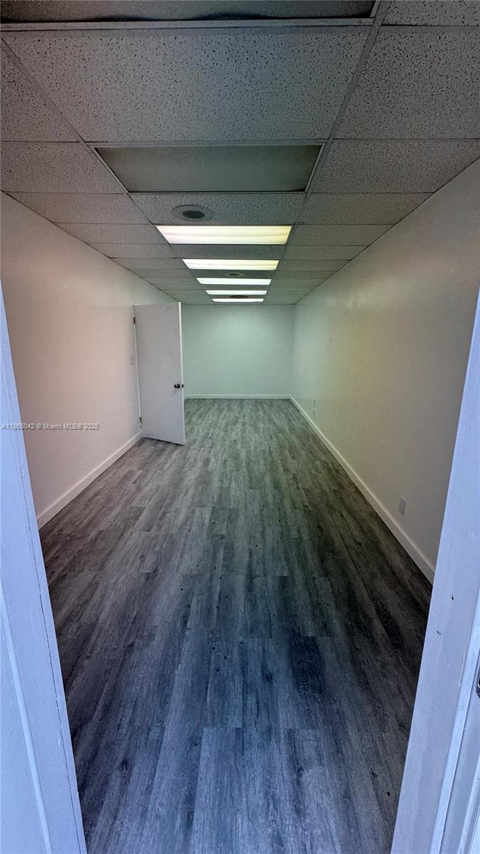   /   кв.футов $ 2025-09-24 0 Фото