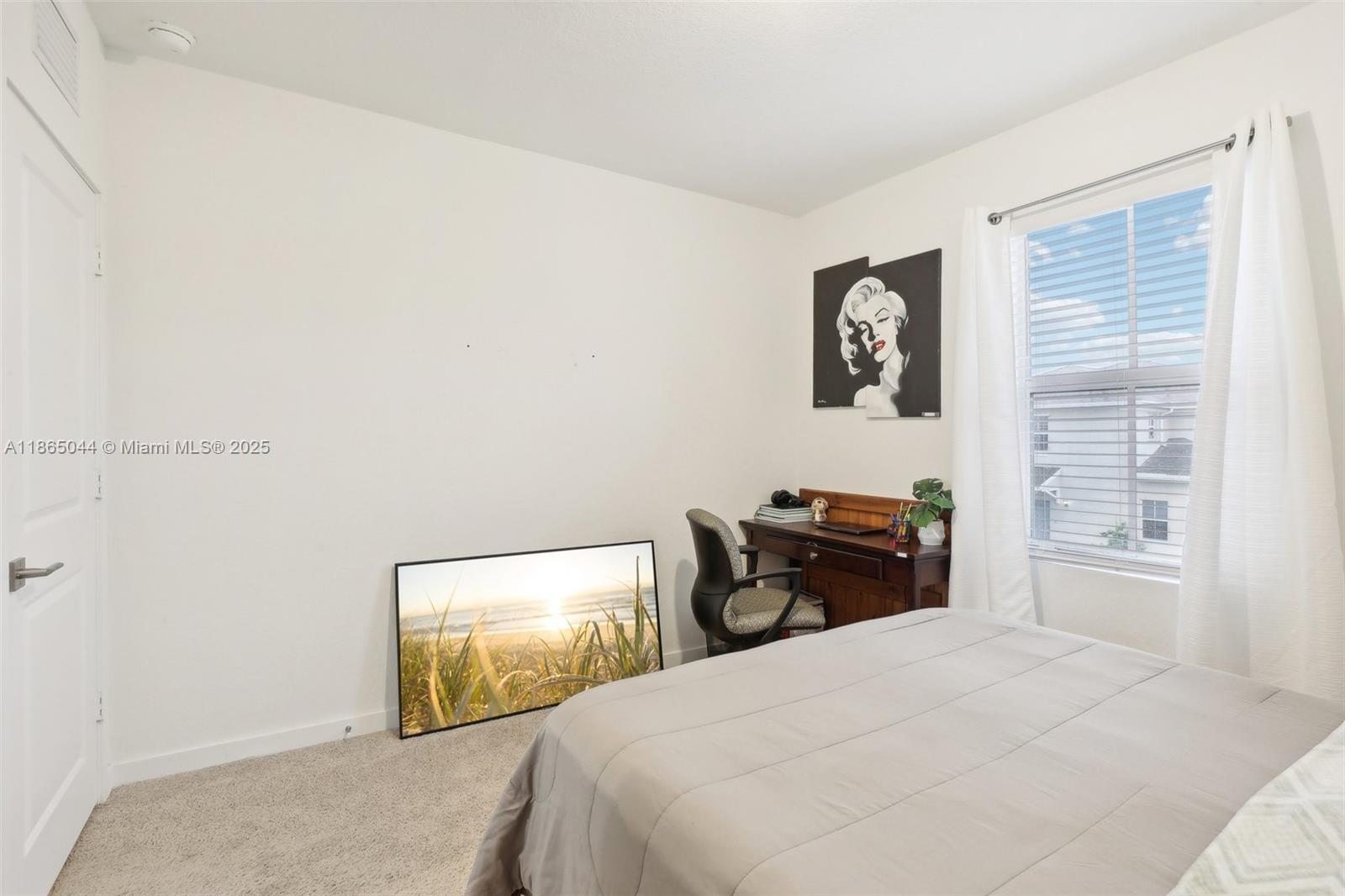 See details 754 3 / 3 1712 sq. ft. $ 2025-08-25 0 Photo