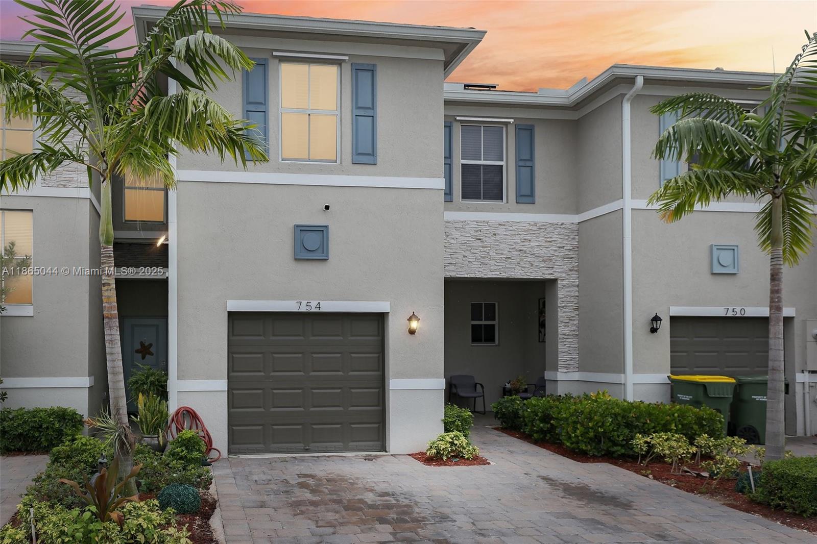 See details 754 3 / 3 1712 sq. ft. $ 2025-08-25 0 Photo